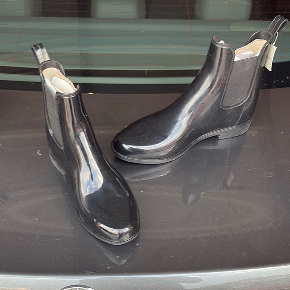 Glossy Black Women's Ankle Rain Boots - Picture 1 of 4